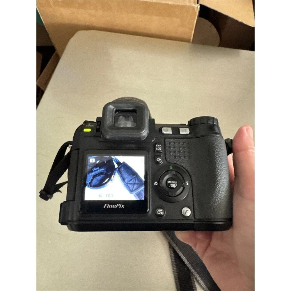 Fujifilm FinePix S5200 5.1MP Digital Camera - Y2K Digicam - Tested + 1GB xD Card
